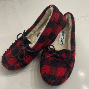 Minnetonka Trapper Plaid Slipper with Faux Fur Lining